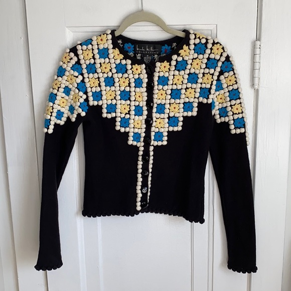 Nicole Miller Collection Pom Pom Floral Sweater - Picture 1 of 8